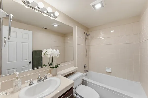 $1,259,000 | 4713 La Puma Court, Camarillo, CA 93012