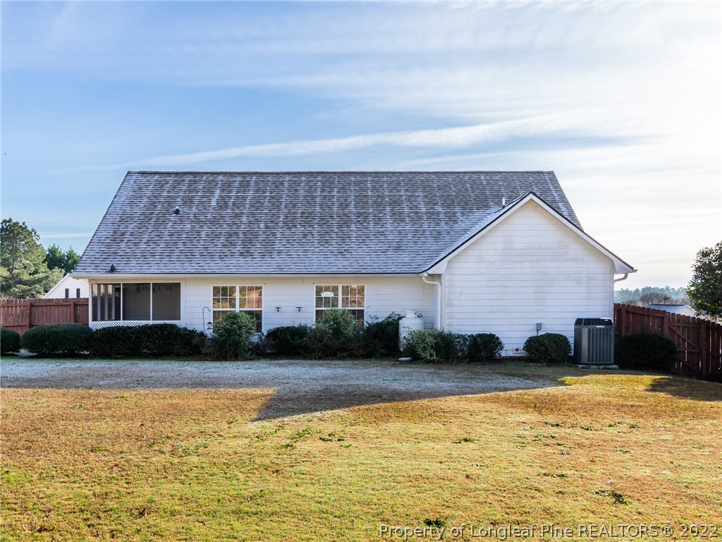 5716 Spreading Branch Road Hope Mills, NC 28348 - Photo 5 of 37 a front view of house with yard
