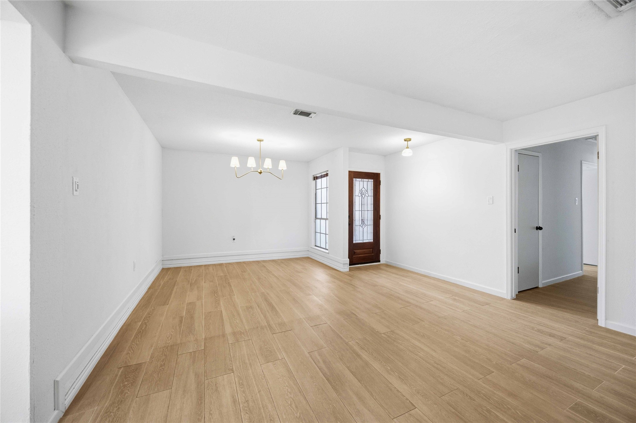 16202 Mill Point Drive Houston, TX 77059 - Photo 11 of 34