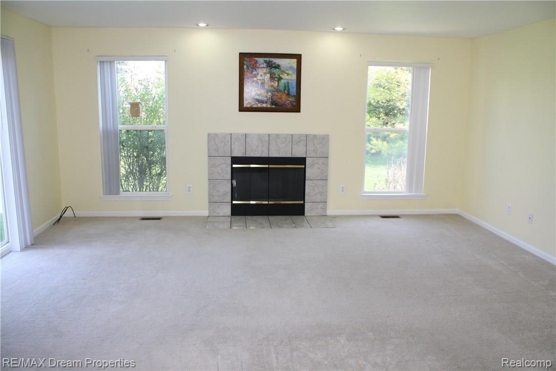 1450 Lee Wood Ridge Road Walled Lake, MI 48390 - Photo 11 of 42 IMG_8774.JPG