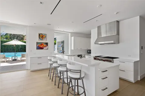 $11,900,000 | 500 Isle Of Capri Drive, Fort Lauderdale, FL 33301