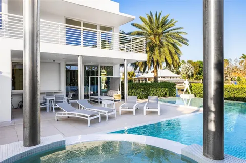 $11,900,000 | 500 Isle Of Capri Drive, Fort Lauderdale, FL 33301