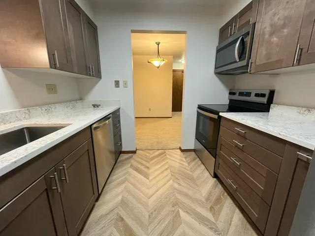 $1,299 | 615 Michigan Avenue, Unit 617, Sheboygan, WI 53081