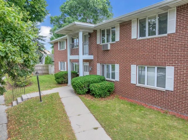 $1,299 | 615 Michigan Avenue, Unit 617, Sheboygan, WI 53081