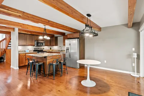 $627,500 | 850 Hillside Drive, Unit GG1, Fontana, WI 53125