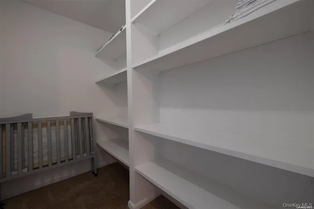 $1,199,999 | 4 Wooded Lane, Hampton Bays, NY 11946