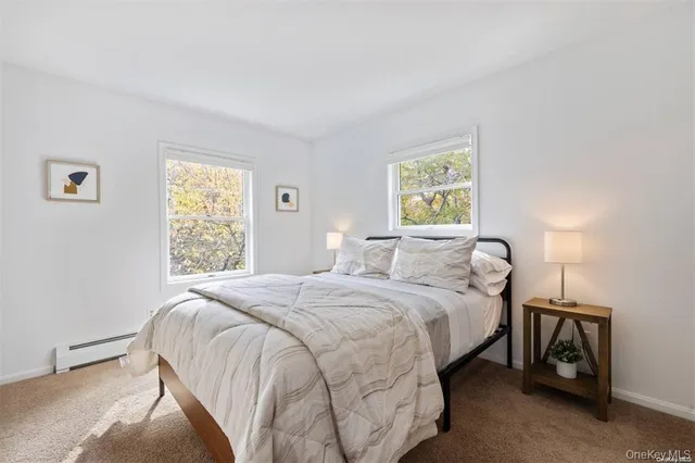 $1,199,999 | 4 Wooded Lane, Hampton Bays, NY 11946