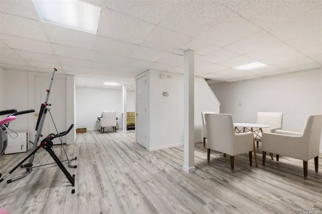 $1,199,999 | 4 Wooded Lane, Hampton Bays, NY 11946