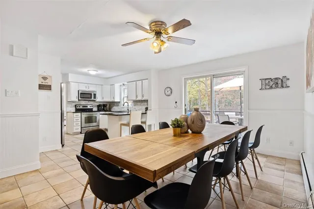 $1,199,999 | 4 Wooded Lane, Hampton Bays, NY 11946