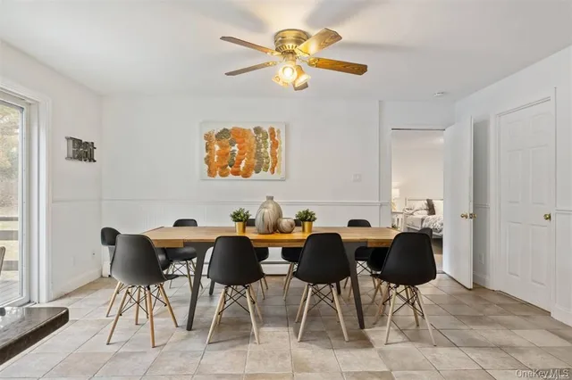 $1,199,999 | 4 Wooded Lane, Hampton Bays, NY 11946