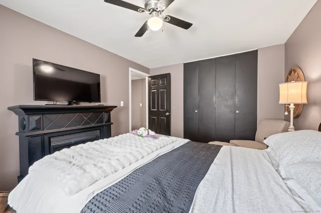 $159,900 | 17 McKenna Drive, Middletown, CT 06457