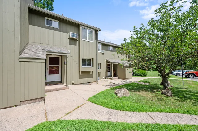 $159,900 | 17 McKenna Drive, Middletown, CT 06457