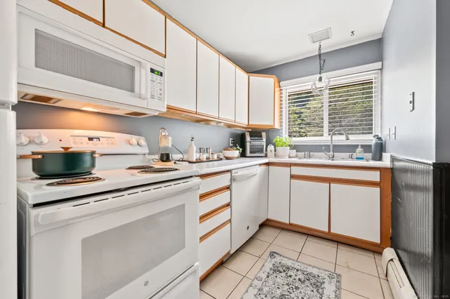 $159,900 | 17 McKenna Drive, Middletown, CT 06457