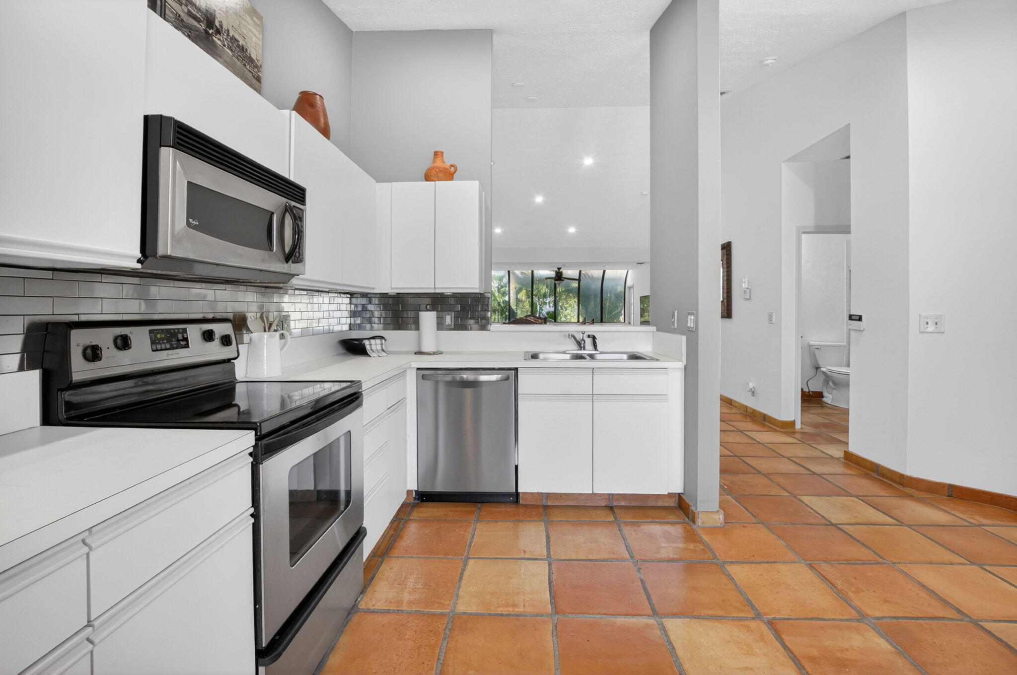 22663 Meridiana Drive Boca Raton, FL 33433 - Photo 9 of 73 9-web-or-mls-DSC_4274