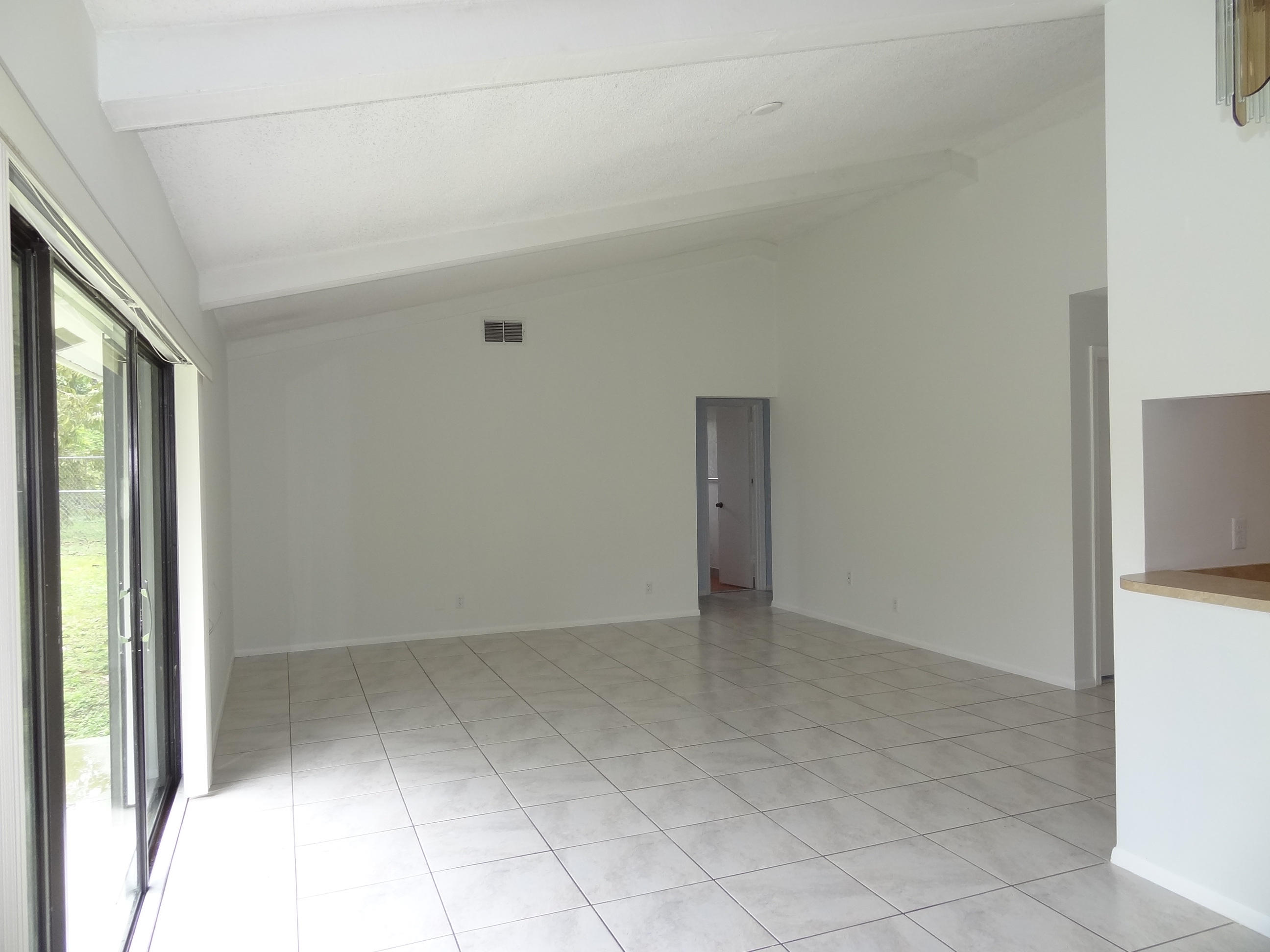 9781 Alaska Circle Boca Raton, FL 33434 - Photo 20 of 39 SPACIOUS LIVING ROOM