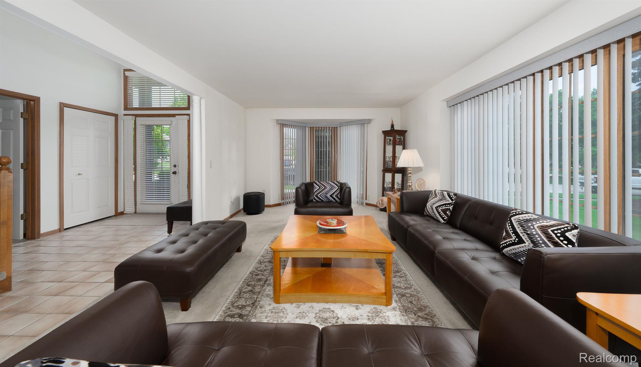 45243 Glengarry Road Canton, MI 48188 - Photo 6 of 39 Living Room