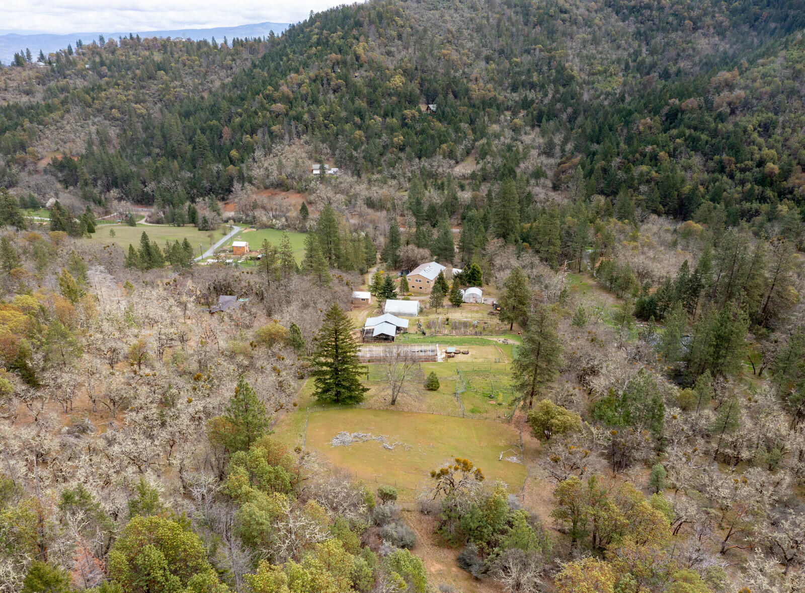 4790 Andrews Road Medford, OR 97501 - Photo 75 of 80 Hidden gem nestled in the mountains but close to town.