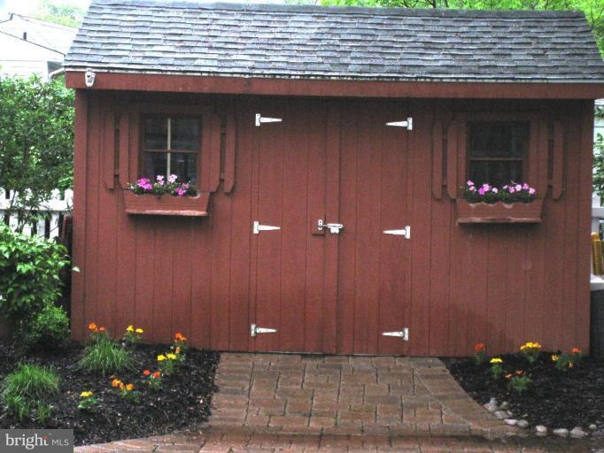 757 Hawthorne Road Linthicum Heights, MD 21090 - Photo 23 of 23 a front view of a house