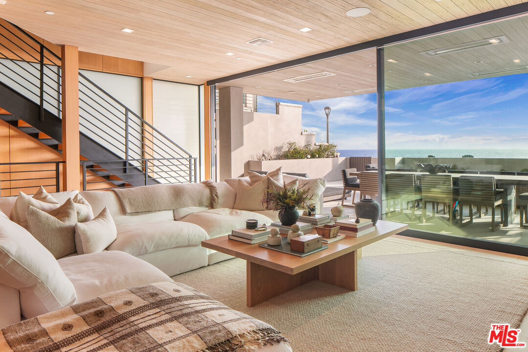 4016 The Strand Manhattan Beach, CA 90266 - Photo 5 of 42