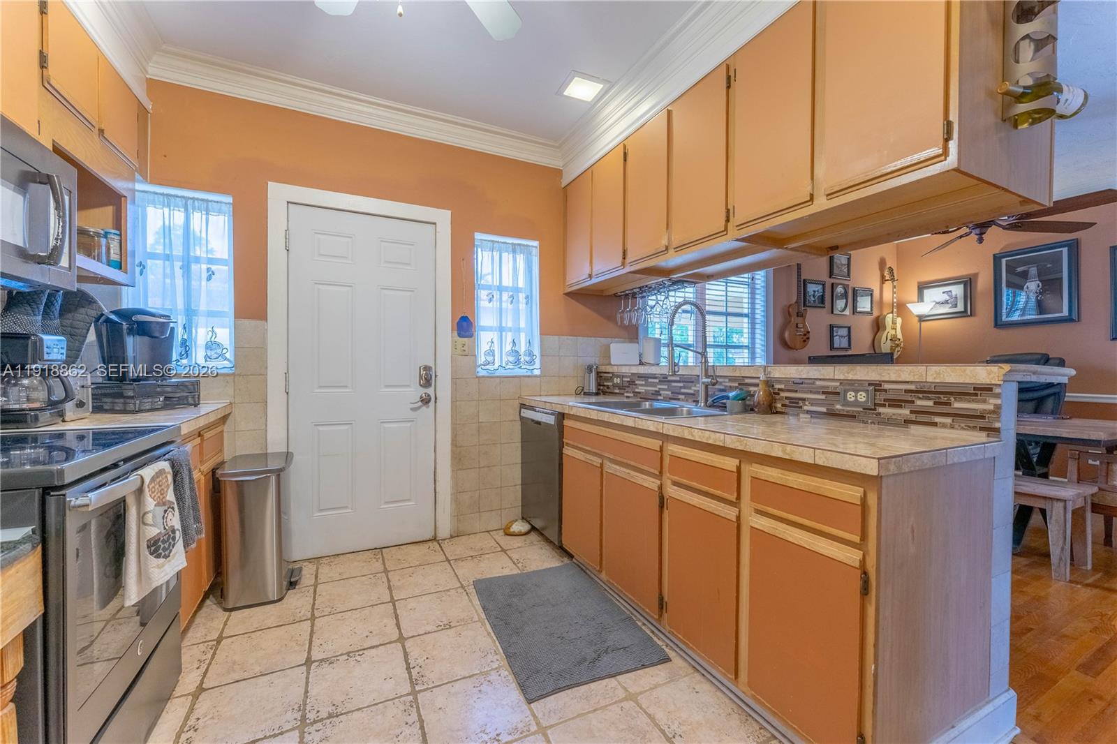 4250 Southwest 10th Street Miami, FL 33134 - Photo 15 of 37