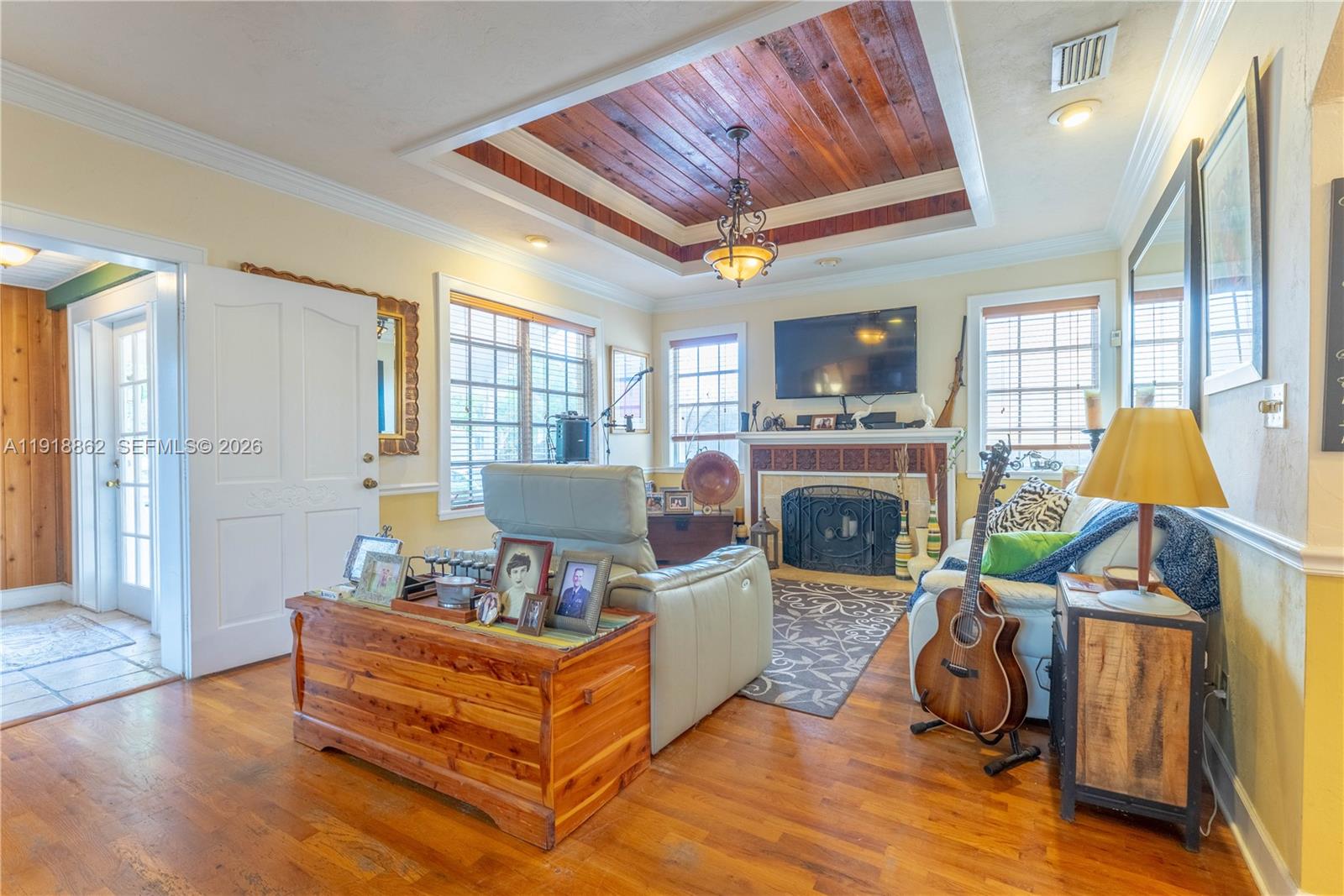 4250 Southwest 10th Street Miami, FL 33134 - Photo 8 of 37