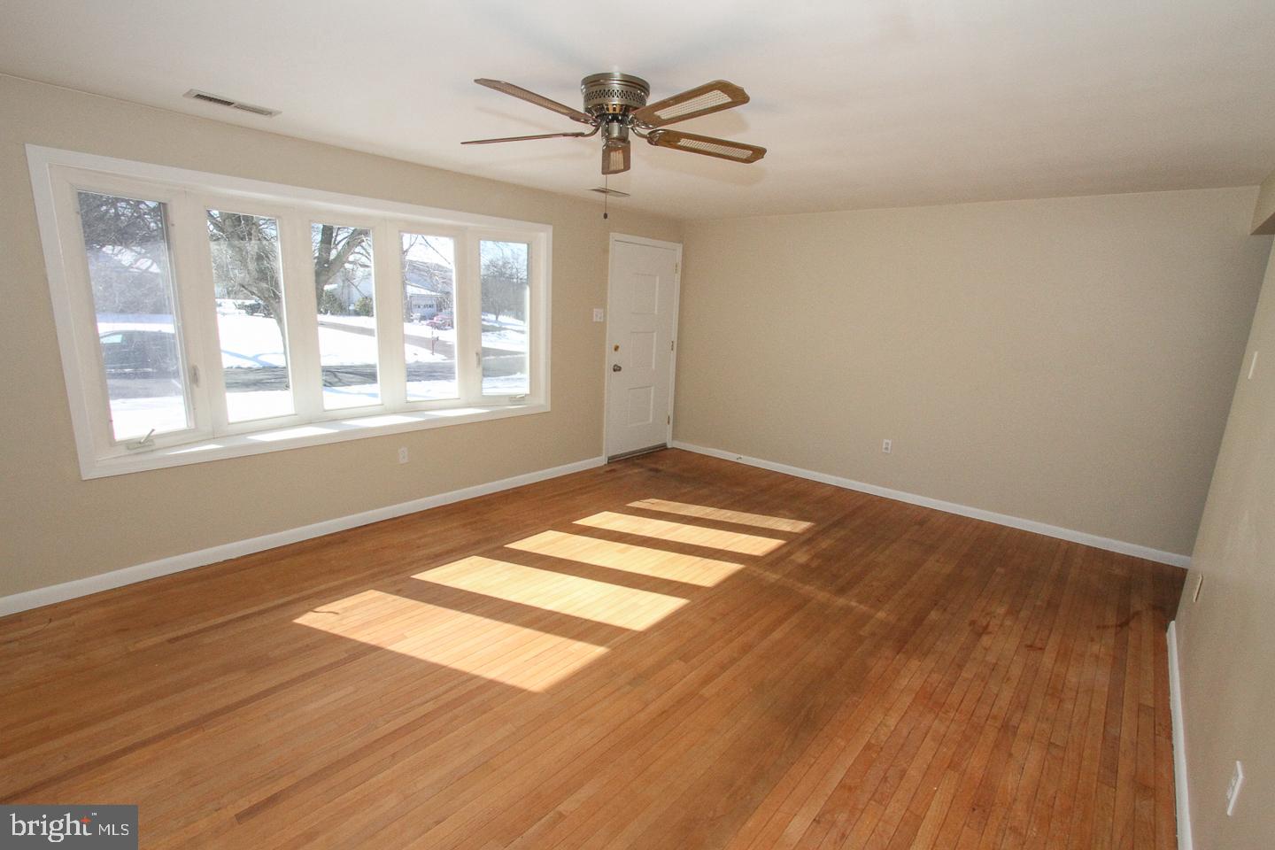 1277 Randy Drive Pottstown, PA 19464 - Photo 3 of 19 Gallery Image 3