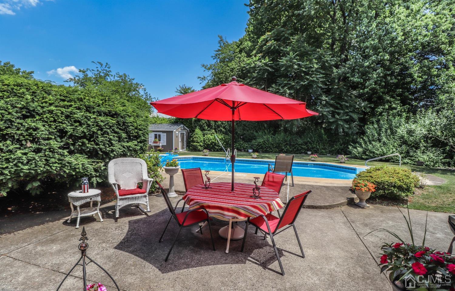 32 Monaghan Road Edison, NJ 08817 - Photo 31 of 35 a outdoor view with a sitting space
