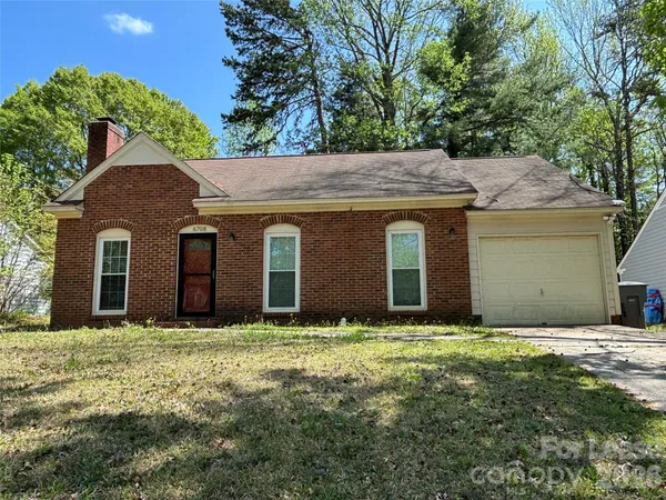 $1,700 | 6708 Marston Court, Charlotte, NC 28215