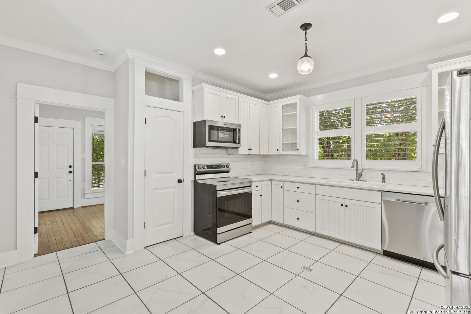 14280 Highway 16 Medina, TX 78055 - Photo 11 of 46