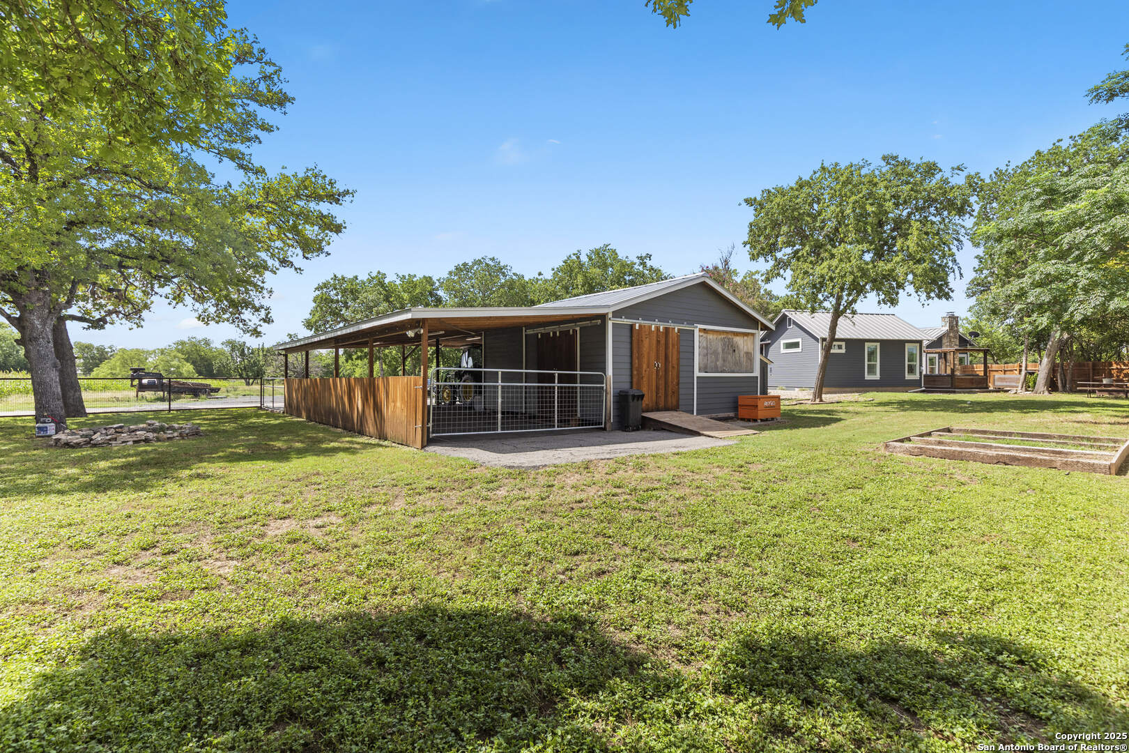 14280 Highway 16 Medina, TX 78055 - Photo 35 of 46