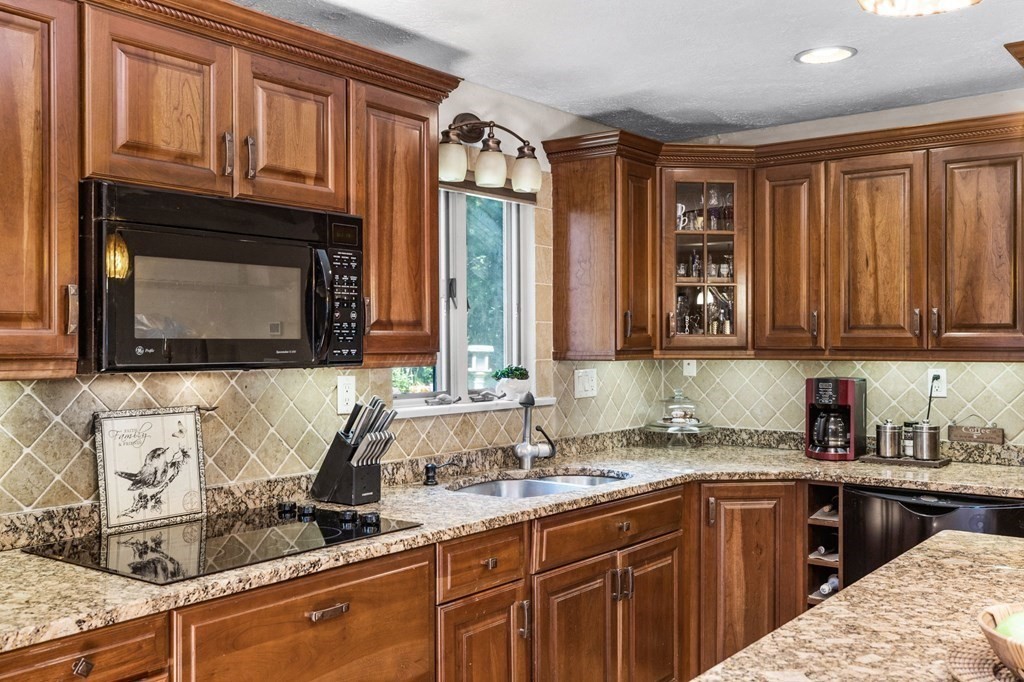 62 Lowell Road Pembroke, MA 02359 - Photo 12 of 42 Gallery Image 12