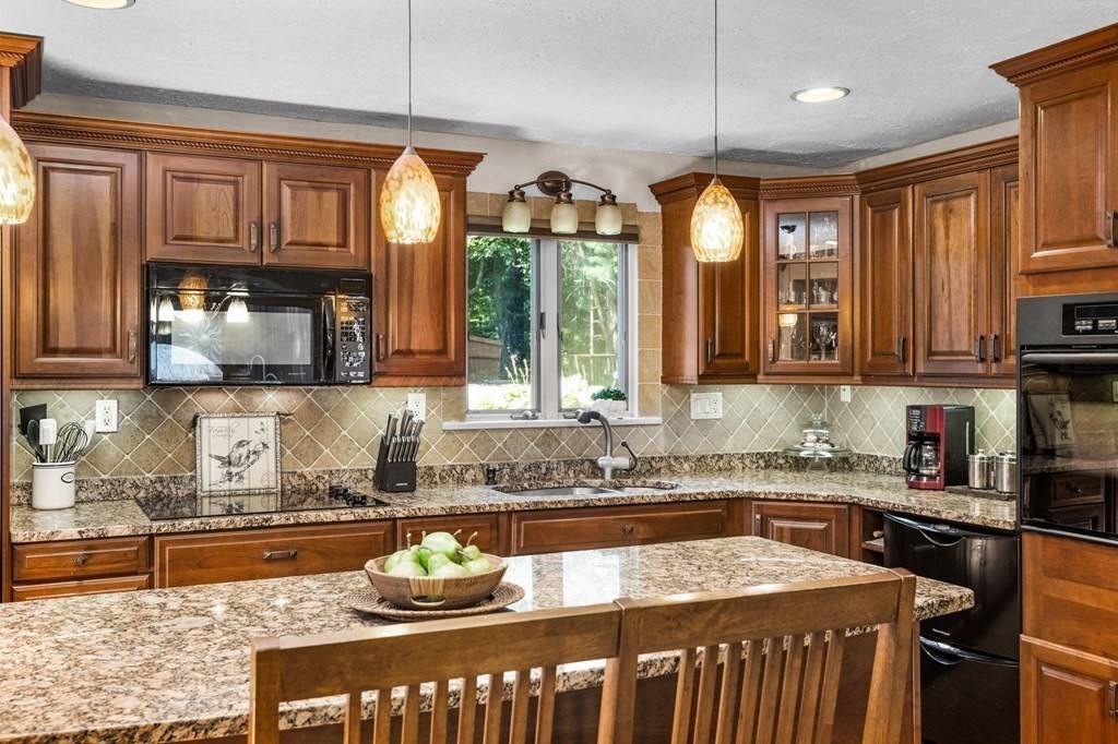 62 Lowell Road Pembroke, MA 02359 - Photo 13 of 42 Gallery Image 13