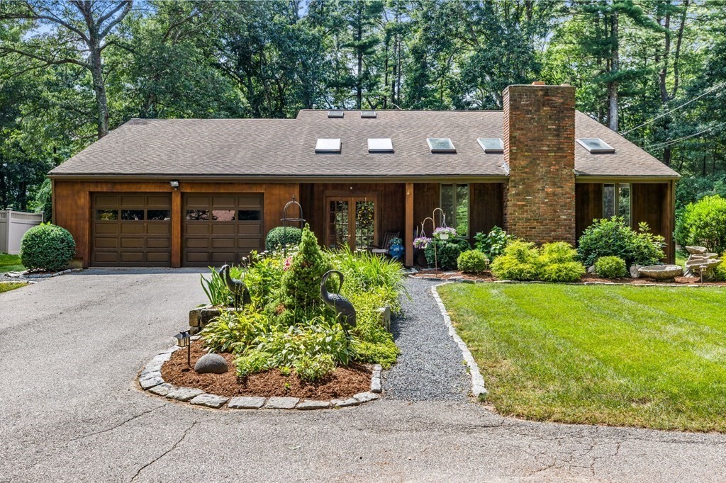 62 Lowell Road Pembroke, MA 02359 - Photo 2 of 42 Gallery Image 2
