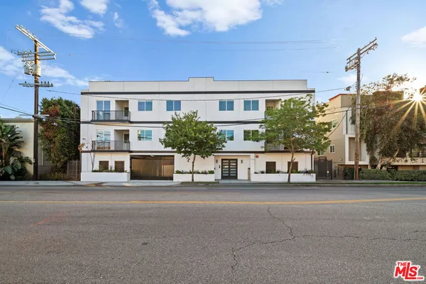 $5,250 | 13846 Moorpark Street, Unit 201, Sherman Oaks, CA 91423