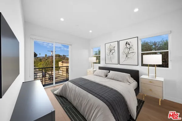$5,250 | 13846 Moorpark Street, Unit 201, Sherman Oaks, CA 91423
