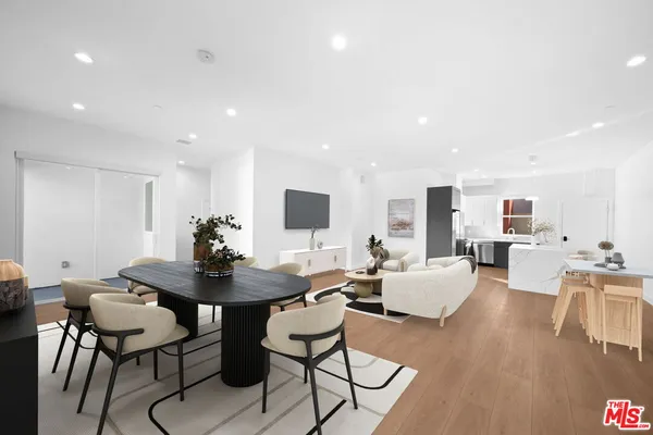 $5,250 | 13846 Moorpark Street, Unit 201, Sherman Oaks, CA 91423