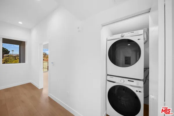 $5,250 | 13846 Moorpark Street, Unit 201, Sherman Oaks, CA 91423