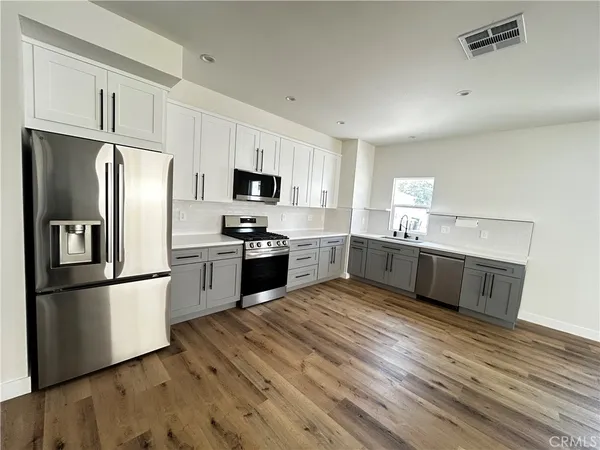 $4,195 | 1016 North Ontario Street, Unit 1018, Burbank, CA 91505