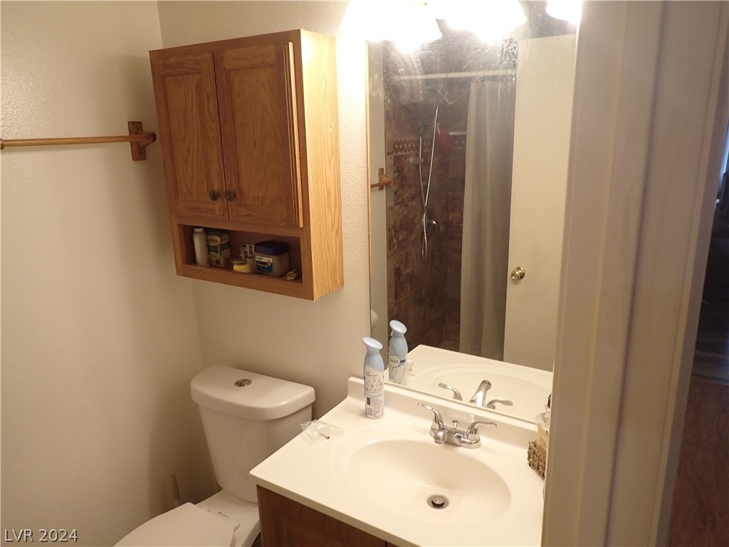 872 Adobe Flat Drive Henderson, NV 89011 - Photo 18 of 44 Full 2nd Bathroom