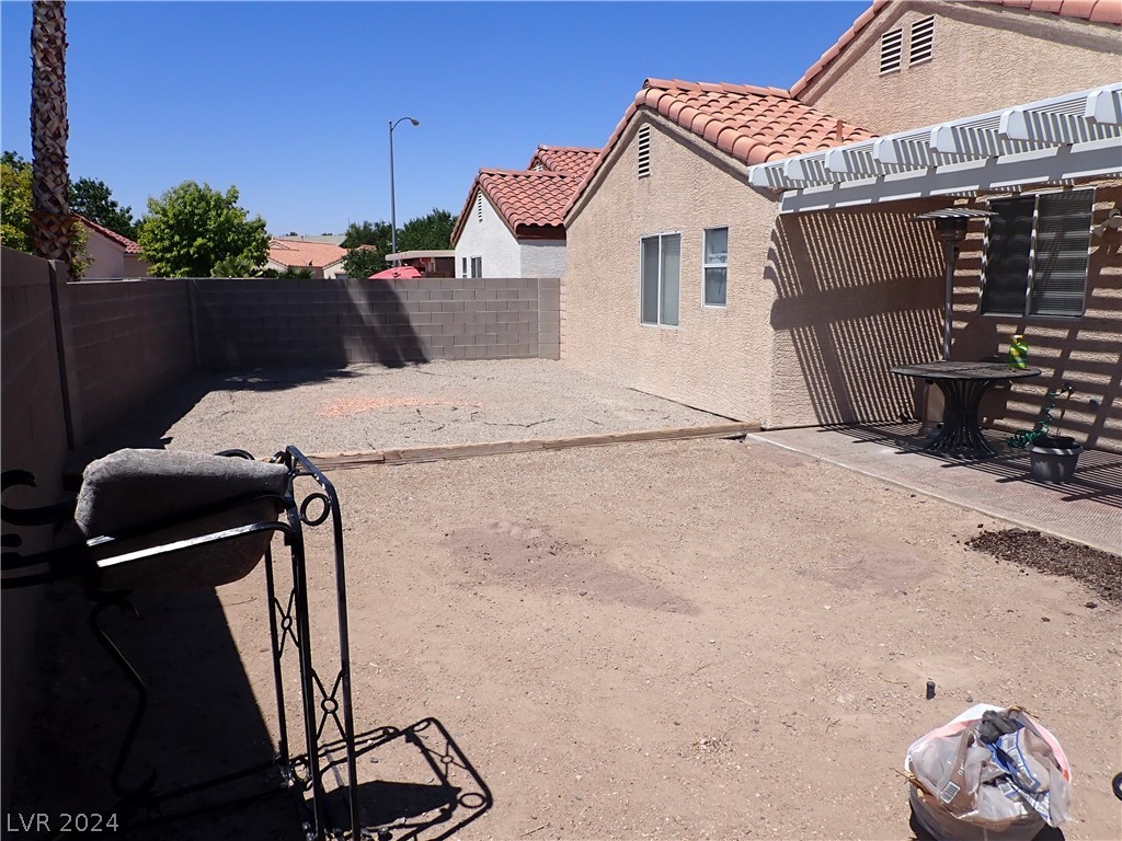 872 Adobe Flat Drive Henderson, NV 89011 - Photo 28 of 44 Large Back Yard - A Blank Canvas For You To Fill
