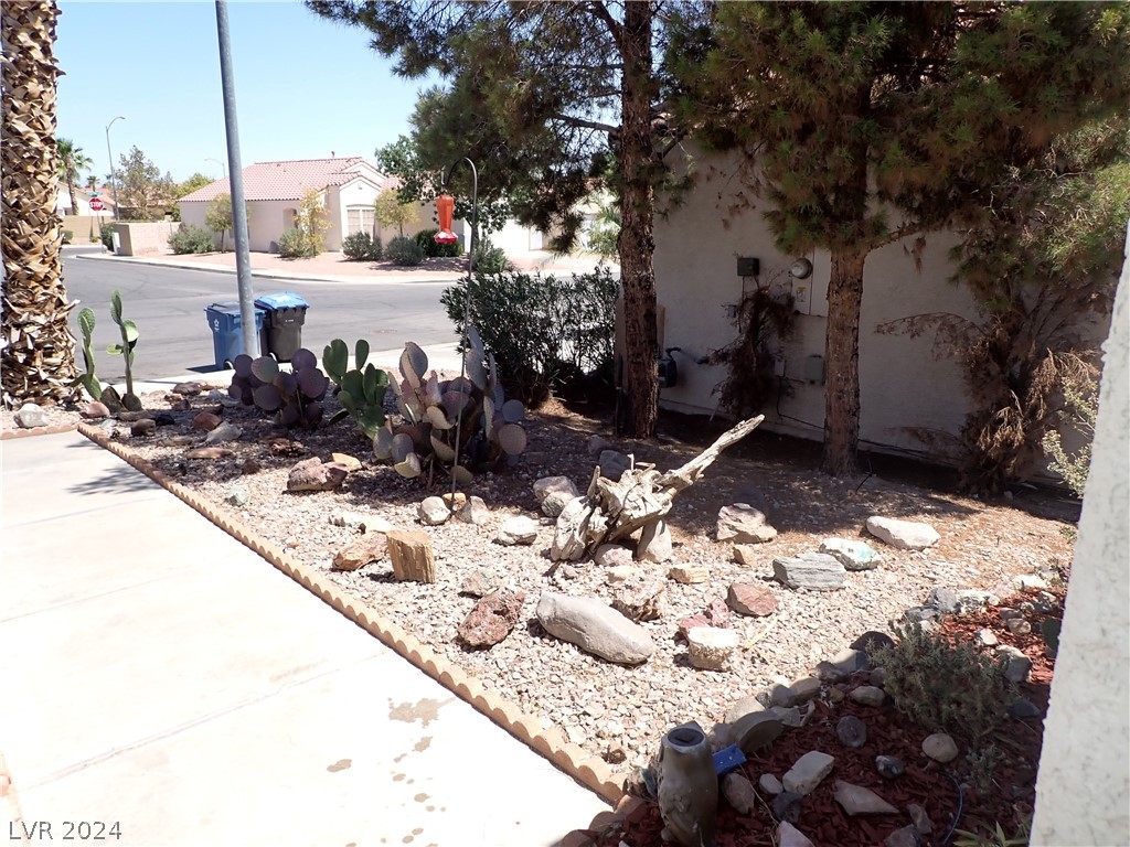 872 Adobe Flat Drive Henderson, NV 89011 - Photo 32 of 44 Low Maintenance Desert Landscaping