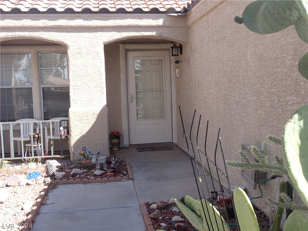872 Adobe Flat Drive Henderson, NV 89011 - Photo 5 of 44 Front Entrance