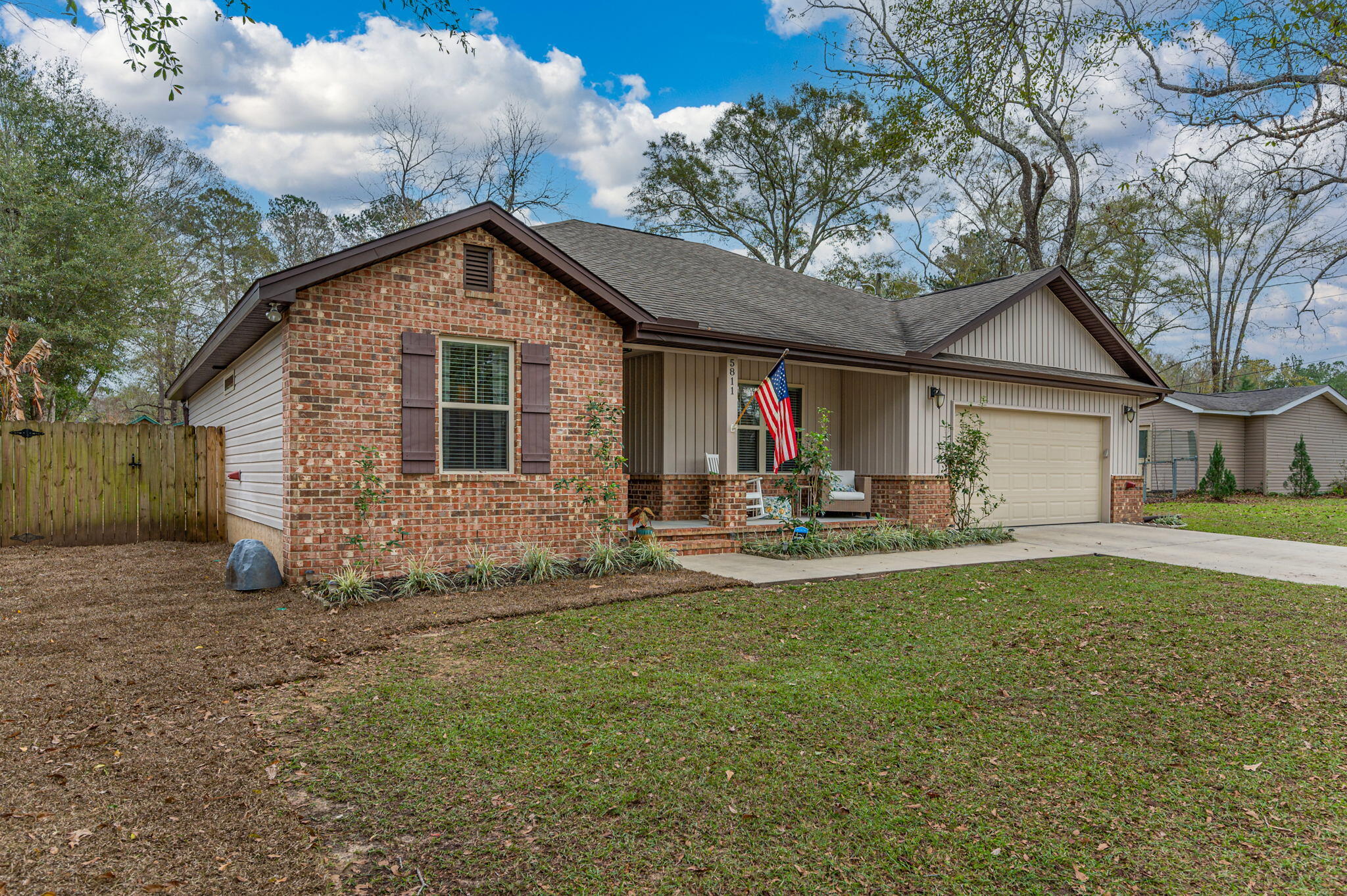5811 Roberts Road Crestview, FL 32536 - Photo 35 of 35 a view of house with outdoor space and tub