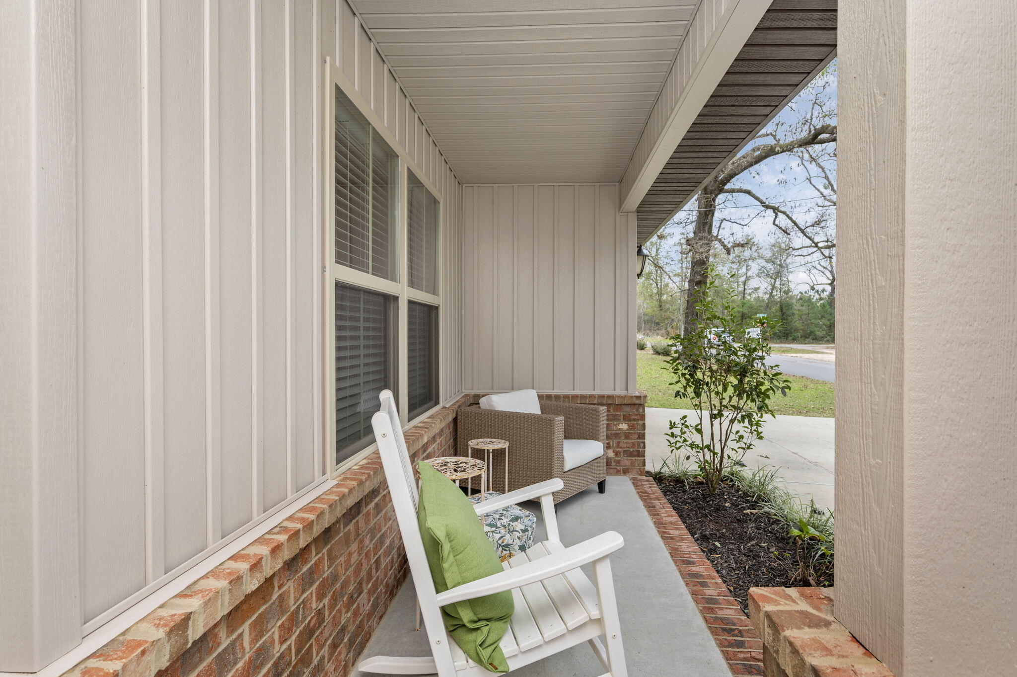 5811 Roberts Road Crestview, FL 32536 - Photo 7 of 35 a view of balcony with furniture
