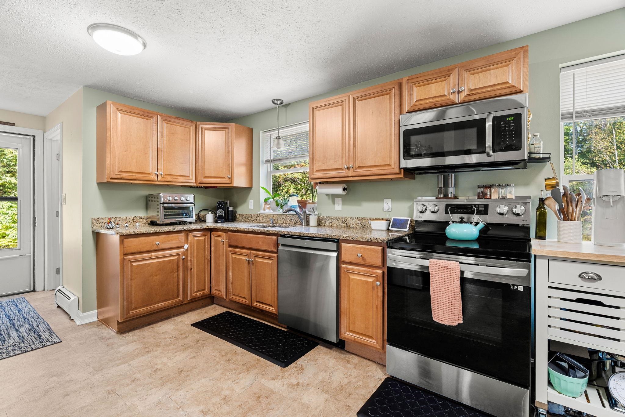 139 Old Town Road, Unit B Weare, NH 03281 - Photo 3 of 39