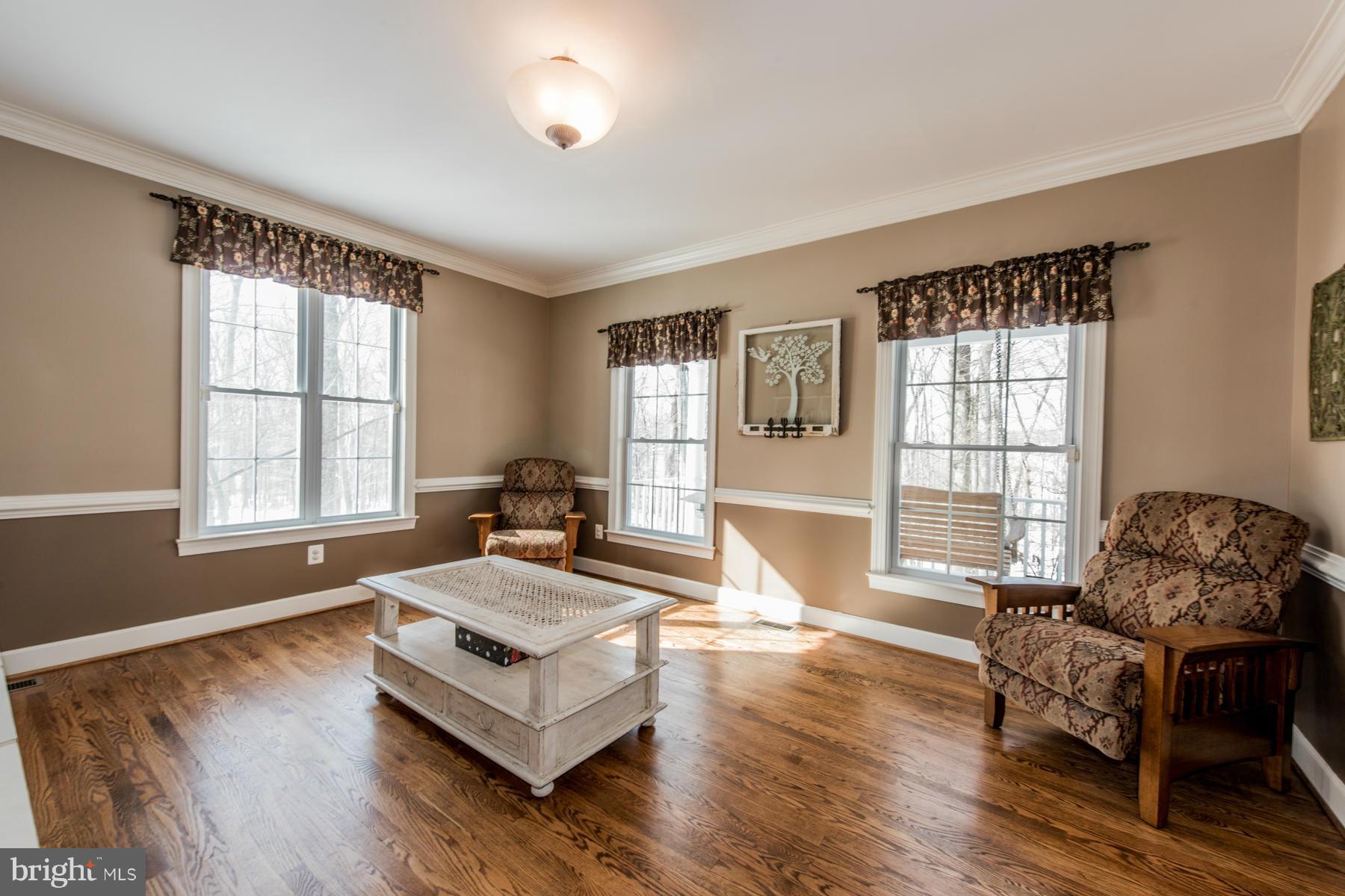 7315 Morgan Road Woodbine, MD 21797 - Photo 8 of 30 Living Room