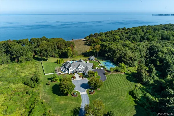 $6,750,000 | 697 Short Beach Road, St. James, NY 11780
