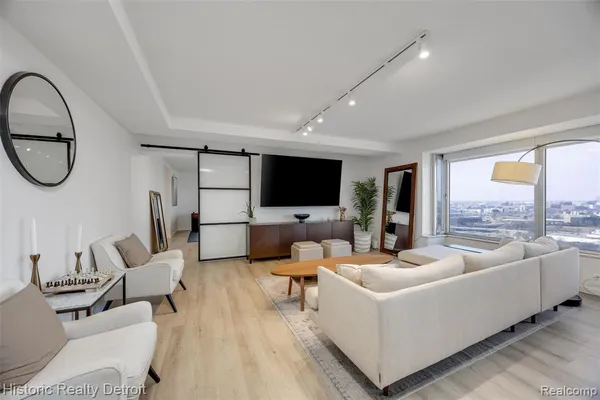 $179,900 | 1300 East Lafayette Street, Unit 2409, Detroit, MI 48207