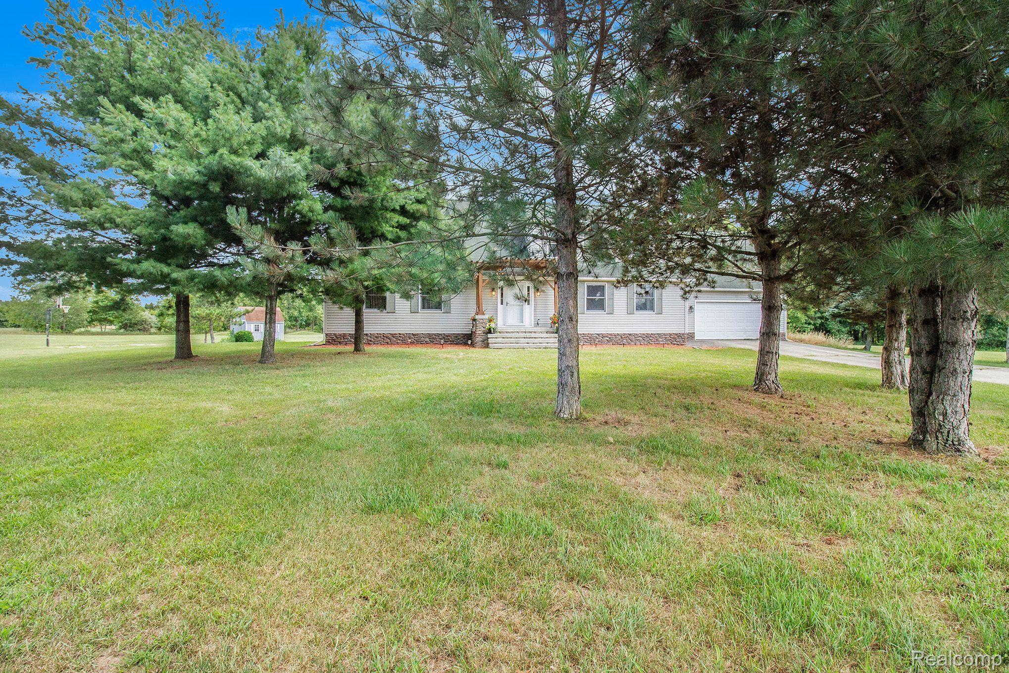 9070 White Road Linden, MI 48451 - Photo 3 of 29 Gallery Image 3