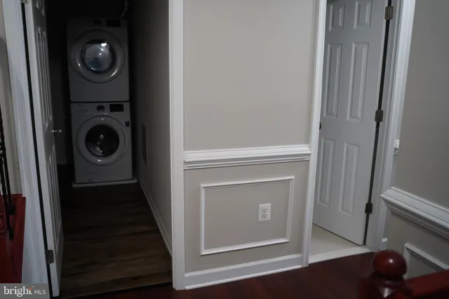 a view of washer and dryer in a utility room